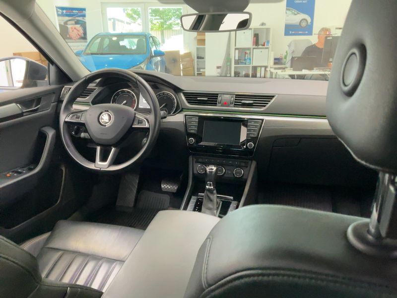 Skoda Superb 1.8 TSI Style — zdjęcie 12