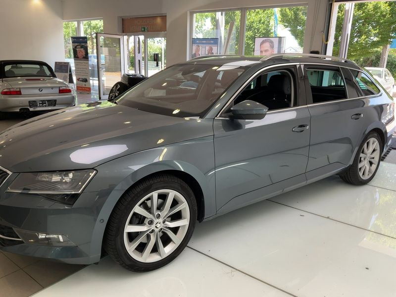 Skoda Superb 1.8 TSI Style — zdjęcie 2