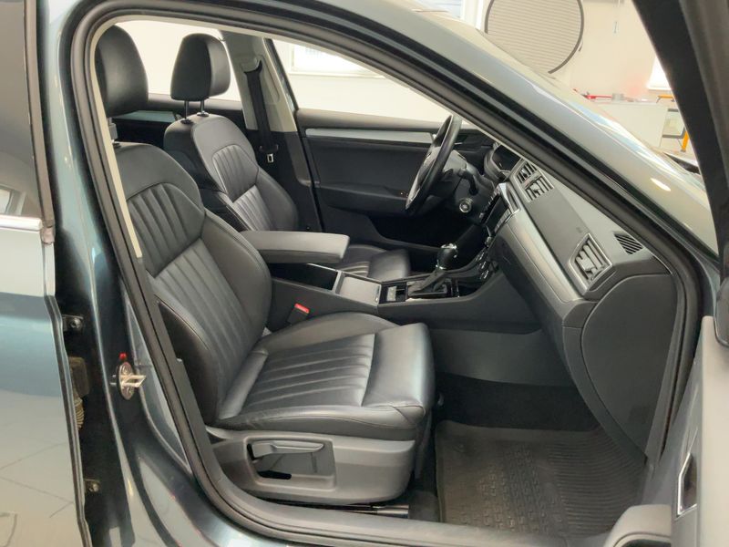 Skoda Superb 1.8 TSI Style — zdjęcie 11
