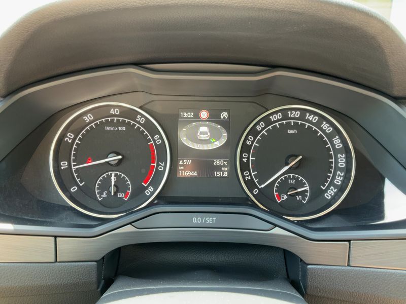 Skoda Superb 1.8 TSI Style — zdjęcie 13