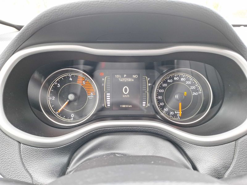 Jeep Cherokee 2.2 M-Jet Longitude 4WD — zdjęcie 12