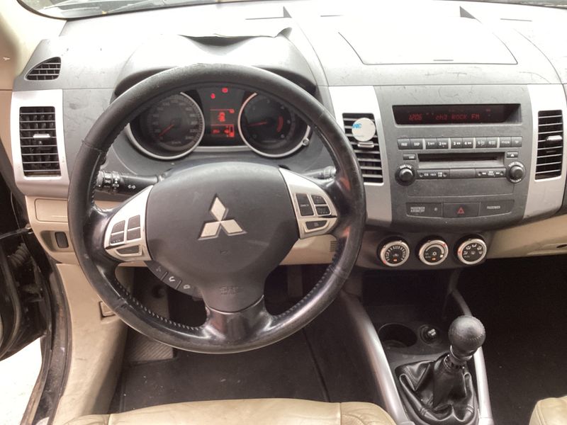 Mitsubishi Outlander 2.0 DI-D Challenge 4WD 2009 – снимка 17