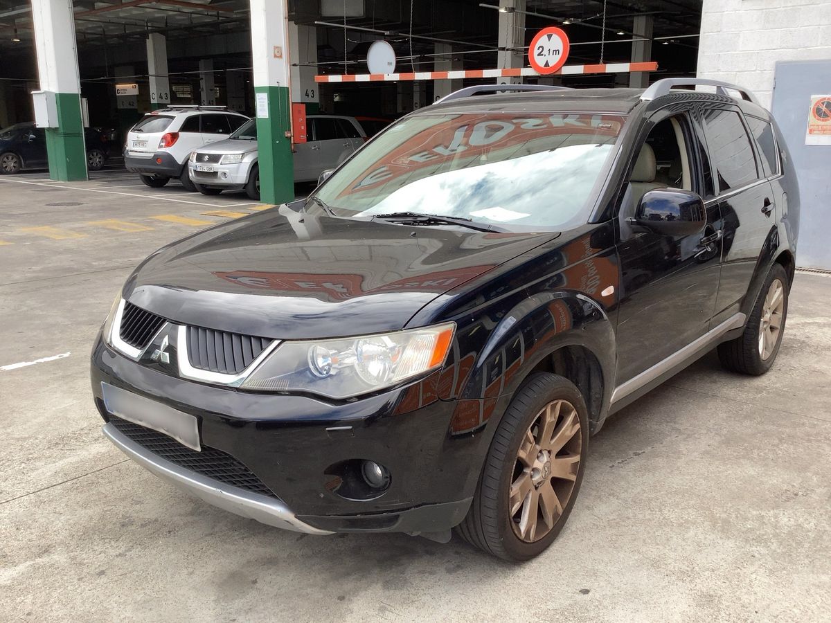 Mitsubishi Outlander 2009 — photo 1