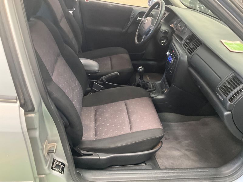 Opel Vectra 2.0 DTI Comfort — zdjęcie 3