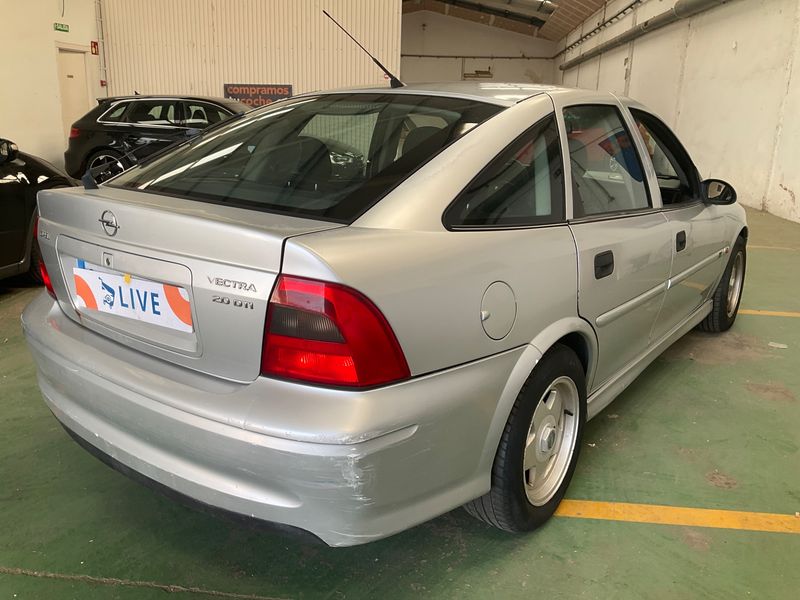 Opel Vectra 2.0 DTI Comfort — zdjęcie 2
