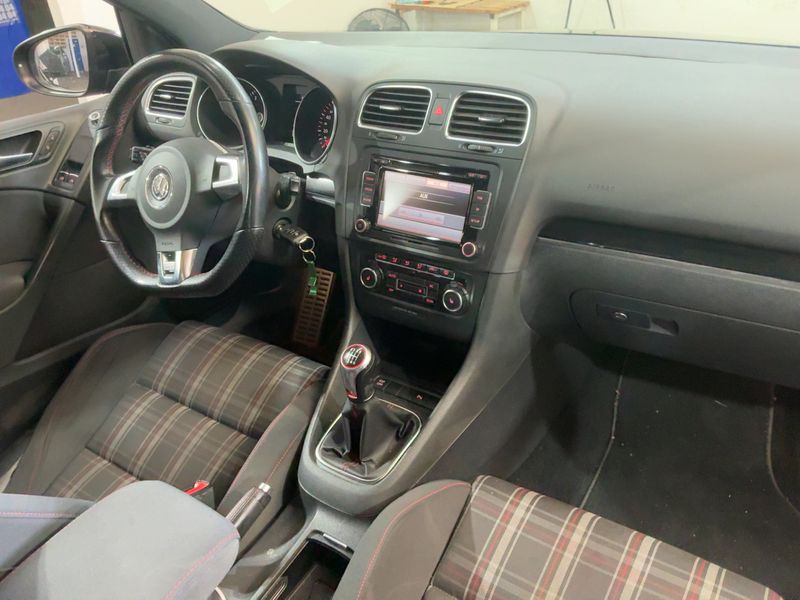 Volkswagen Golf VI 2.0 TSI GTI — zdjęcie 12