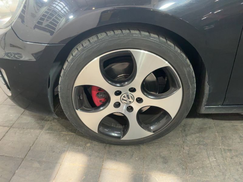 Volkswagen Golf VI 2.0 TSI GTI 2010 – снимка 3
