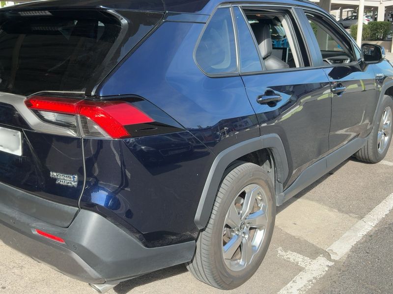 Toyota RAV 4 2.5 Hybrid 4x4 Luxury — zdjęcie 6
