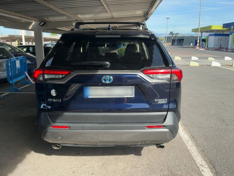 Toyota RAV 4 2.5 Hybrid 4x4 Luxury — zdjęcie 5
