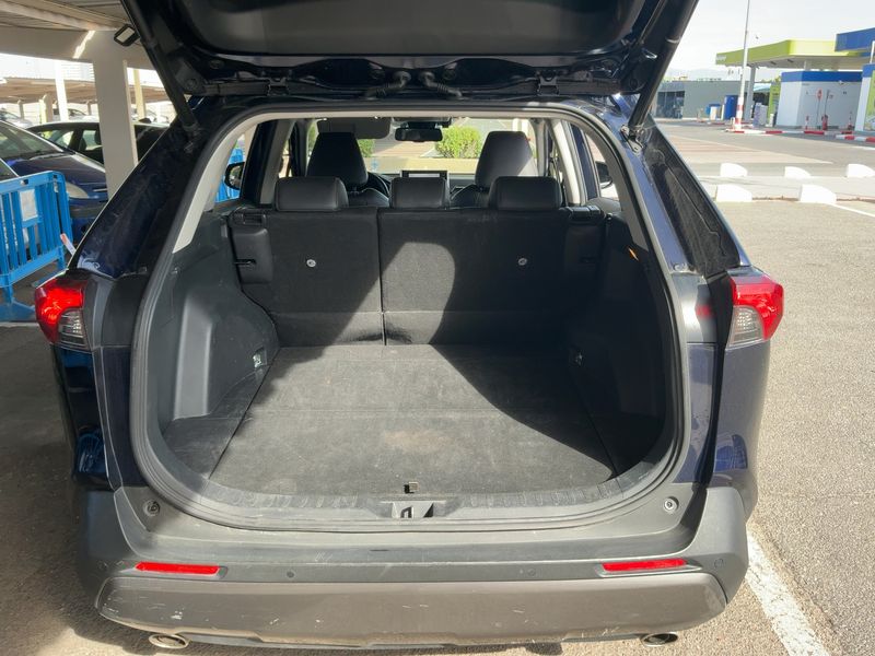 Toyota RAV 4 2.5 Hybrid 4x4 Luxury — zdjęcie 10