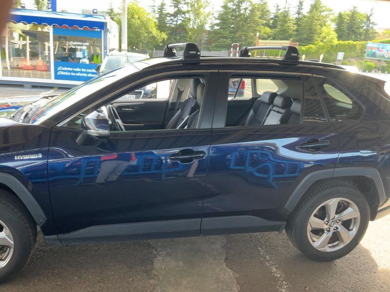 Toyota RAV 4 2.5 Hybrid 4x4 Luxury — zdjęcie 4