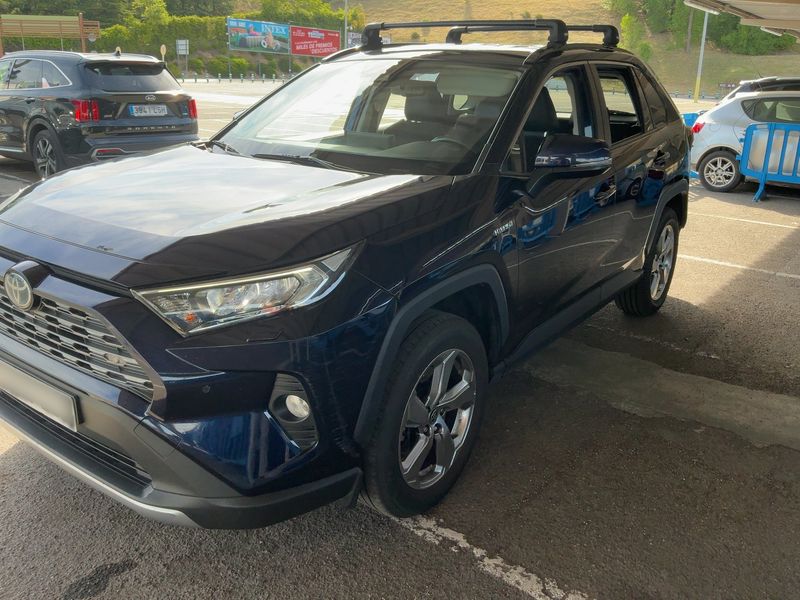 Toyota RAV 4 2.5 Hybrid 4x4 Luxury — zdjęcie 2