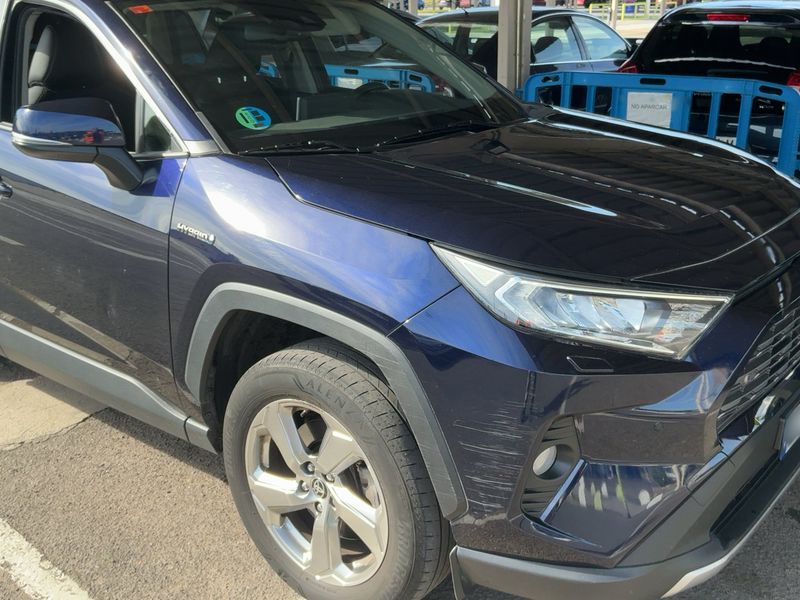 Toyota RAV 4 2.5 Hybrid 4x4 Luxury — zdjęcie 8