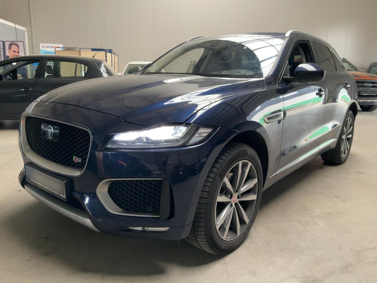 Jaguar F-Pace 2017 — photo 1