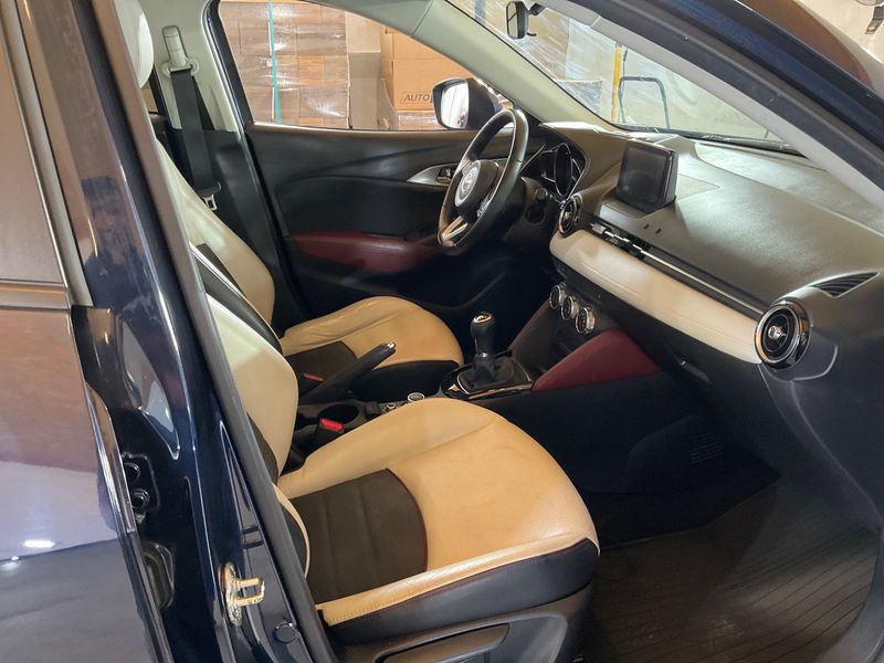 Mazda CX-3 2.0 Revolution Top AWD — zdjęcie 11