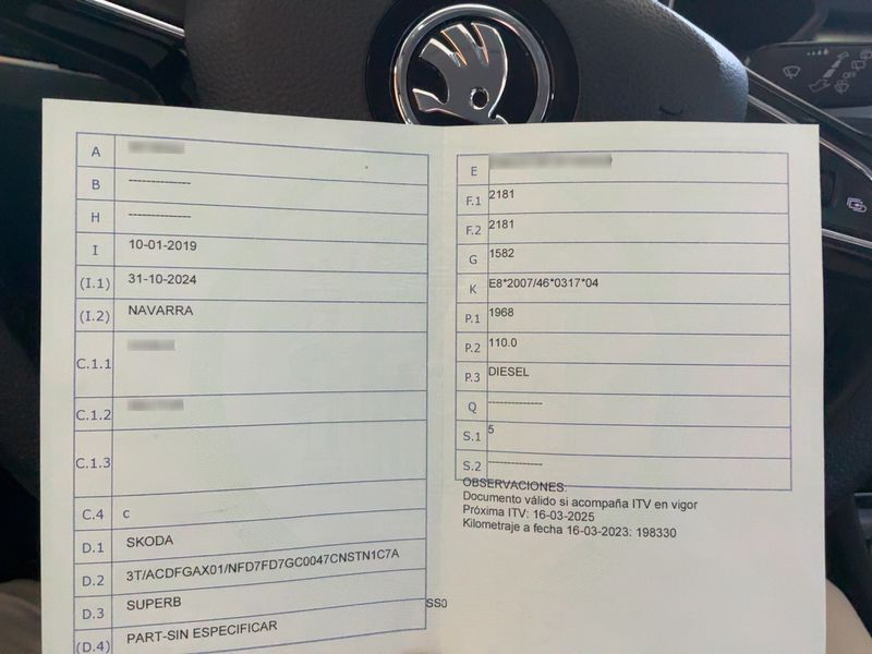 Skoda Superb 2.0 TDI SportLine — zdjęcie 15