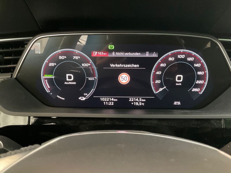 Audi e-tron Sportback 55 quattro S line — zdjęcie 13