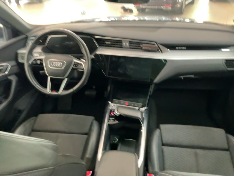 Audi e-tron Sportback 55 quattro S line — zdjęcie 12