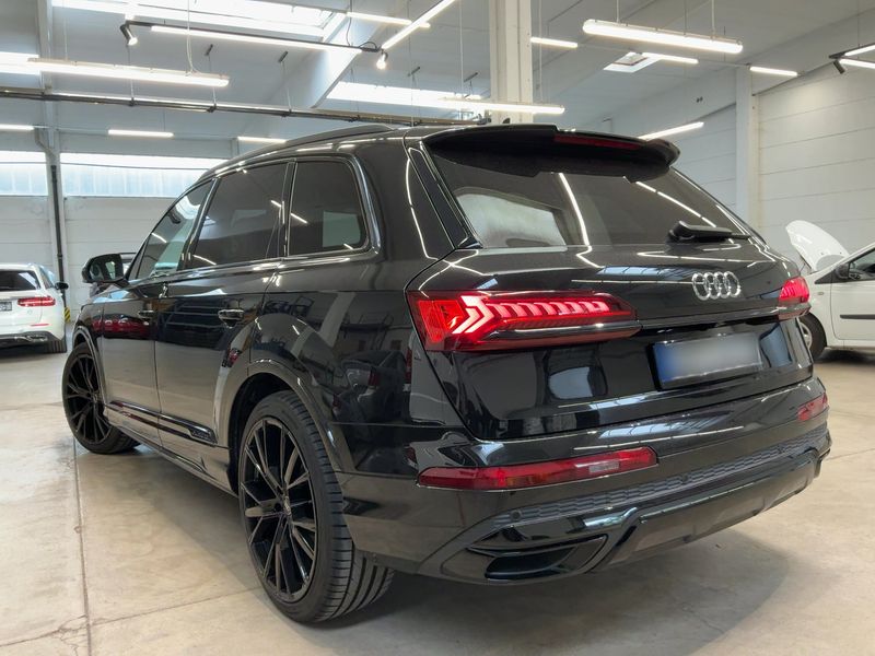 Audi Q7 55 TFSI Mild-Hybrid quattro S line — zdjęcie 3