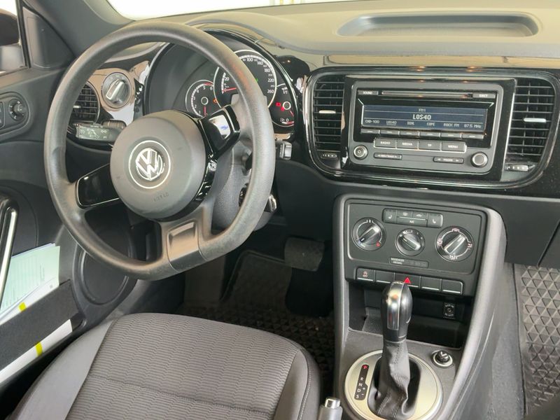 Volkswagen Beetle 2.0 TDI BlueMotion Tech — zdjęcie 12