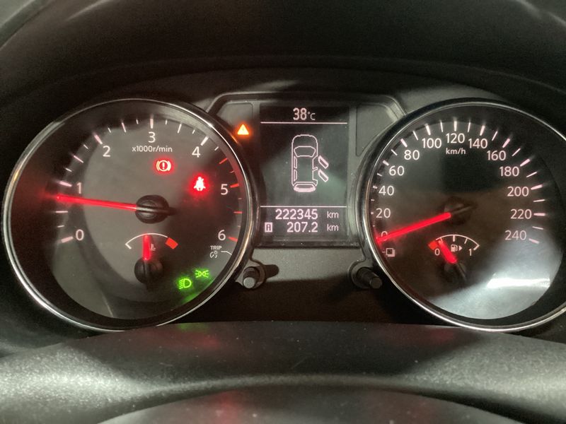 Nissan Qashqai+2 2.0 dCi Tekna — zdjęcie 4