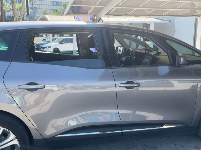 Renault Grand Scenic 1.3 TCe Business — zdjęcie 7