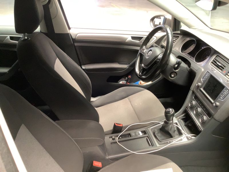 Volkswagen Golf VII 1.6 TDI Trendline BlueMotion Tech — zdjęcie 11