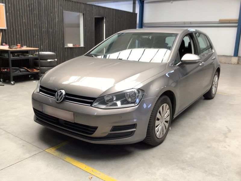 Volkswagen Golf VII 1.6 TDI Trendline BlueMotion Tech — zdjęcie 1