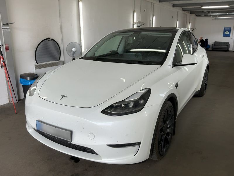 Tesla Model Y Performance Dual AWD AWD