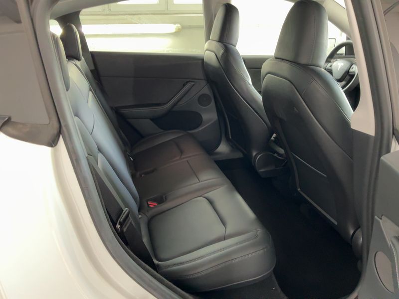 Tesla Model Y Performance Dual AWD AWD — zdjęcie 14