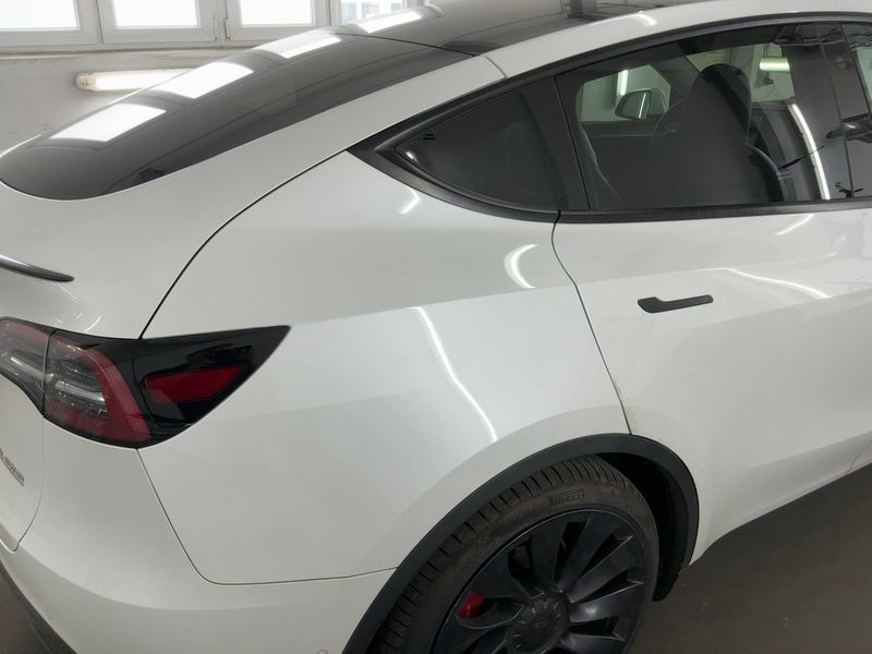 Tesla Model Y Performance Dual AWD AWD — zdjęcie 6