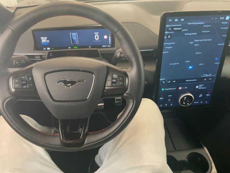 Ford Mustang Mach-E electric drive 258 kW AWD — zdjęcie 12