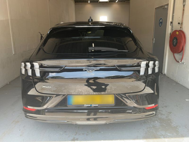 Ford Mustang Mach-E electric drive 258 kW AWD — zdjęcie 5