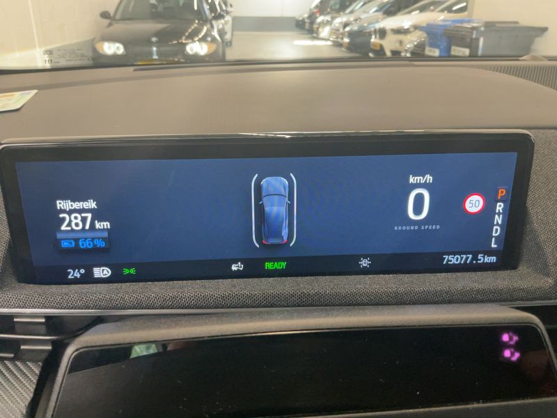 Ford Mustang Mach-E electric drive 258 kW AWD — zdjęcie 13
