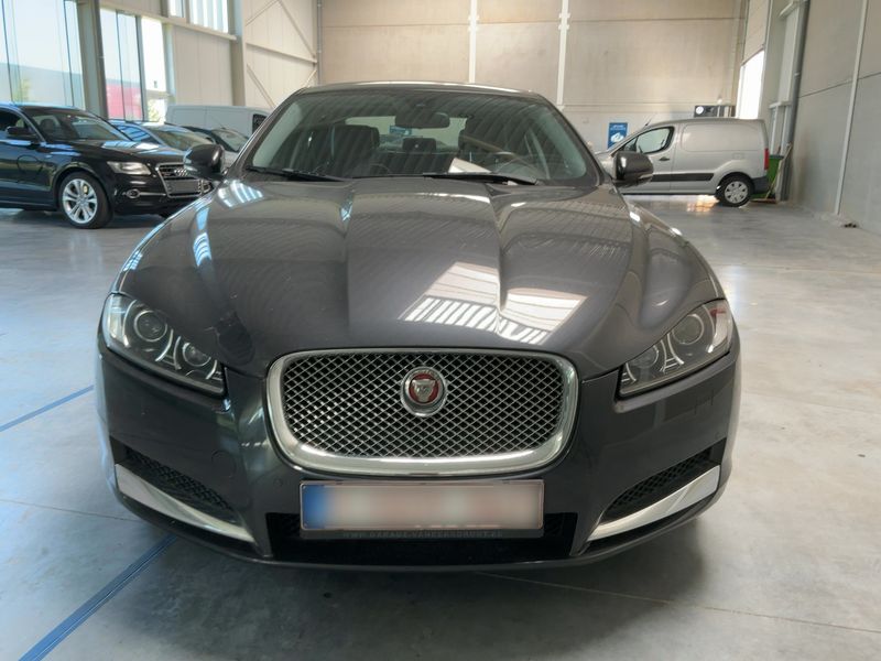Jaguar XF 2.2 D Eco 2015 – снимка 14