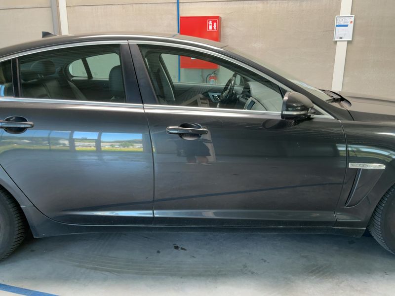 Jaguar XF 2.2 D Eco 2015 – снимка 10