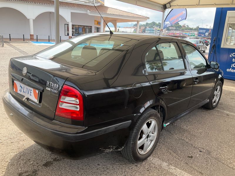 Skoda Octavia 1.9 TDI Tour — zdjęcie 2
