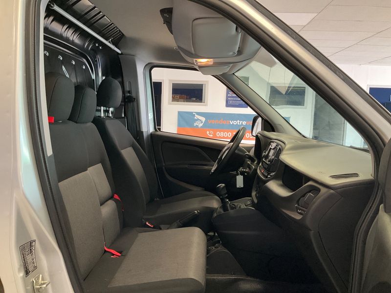 Fiat Doblo 1.6 JTDM Pro Lounge Fourgon — zdjęcie 11