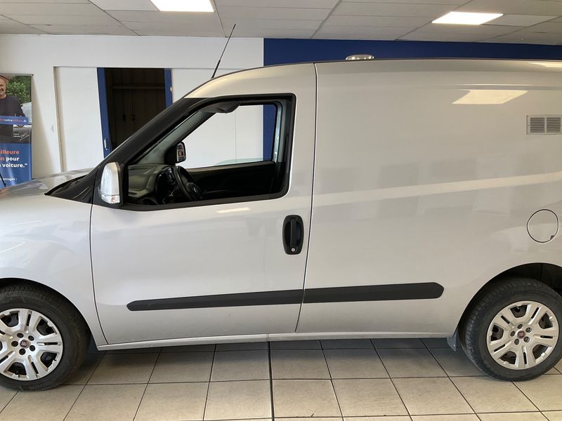 Fiat Doblo 1.6 JTDM Pro Lounge Fourgon — zdjęcie 4