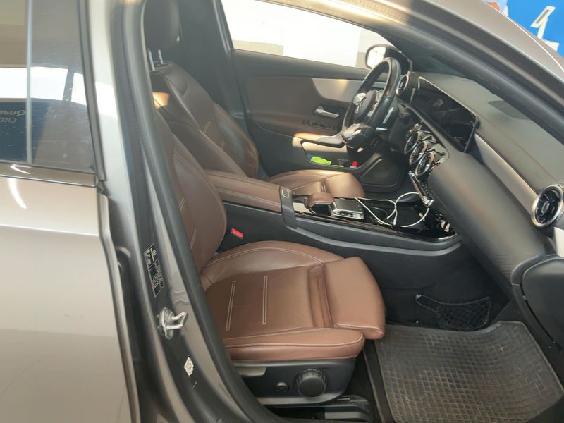 Mercedes-Benz A-Klasse Limousine A 180 d AMG Line — zdjęcie 11