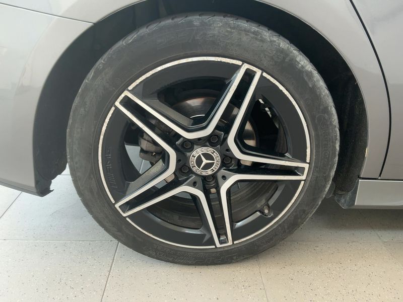 Mercedes-Benz A-Klasse Limousine A 180 d AMG Line 2020 – снимка 9