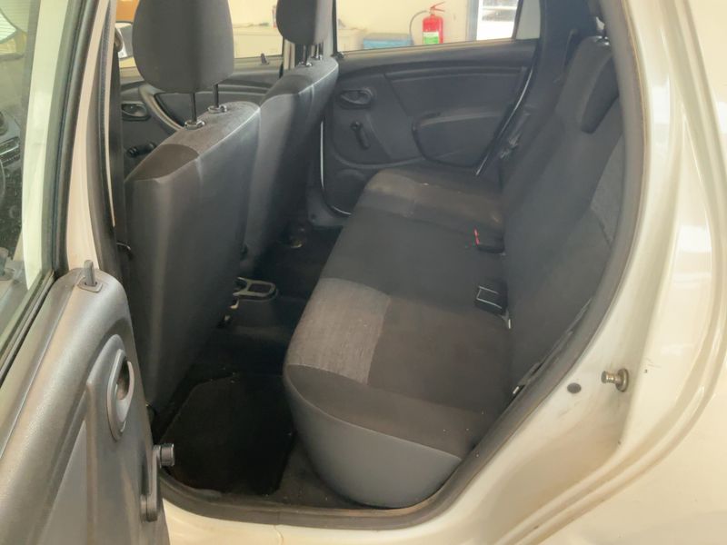 Dacia Duster 1.6 E85 4x2 2012 – снимка 19