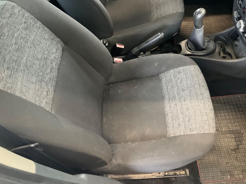 Dacia Duster 1.6 E85 4x2 2012 – снимка 33