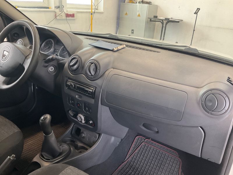 Dacia Duster 1.6 E85 4x2 2012 – снимка 34