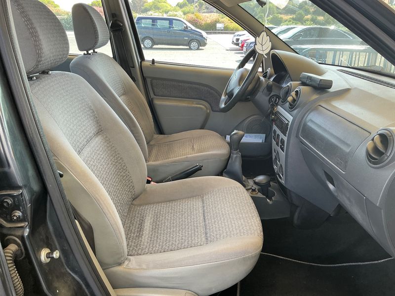 Dacia Logan 1.5 dCi Laureate — zdjęcie 3