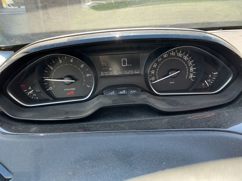 Peugeot 208 1.2 PureTech Signature 2018 – снимка 18