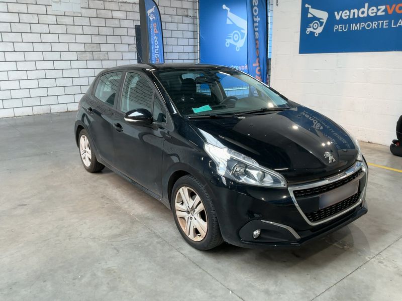 Peugeot 208 1.2 PureTech Signature 2018 – снимка 12