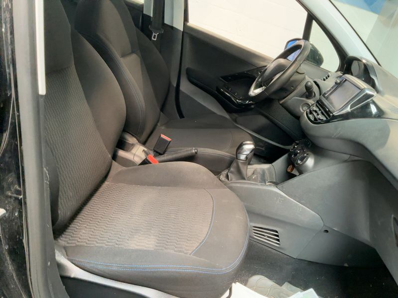 Peugeot 208 1.2 PureTech Signature 2018 – снимка 16