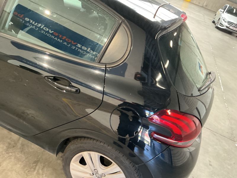 Peugeot 208 1.2 PureTech Signature 2018 – снимка 31