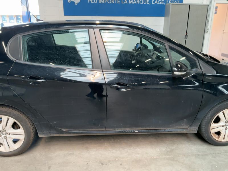 Peugeot 208 1.2 PureTech Signature 2018 – снимка 10